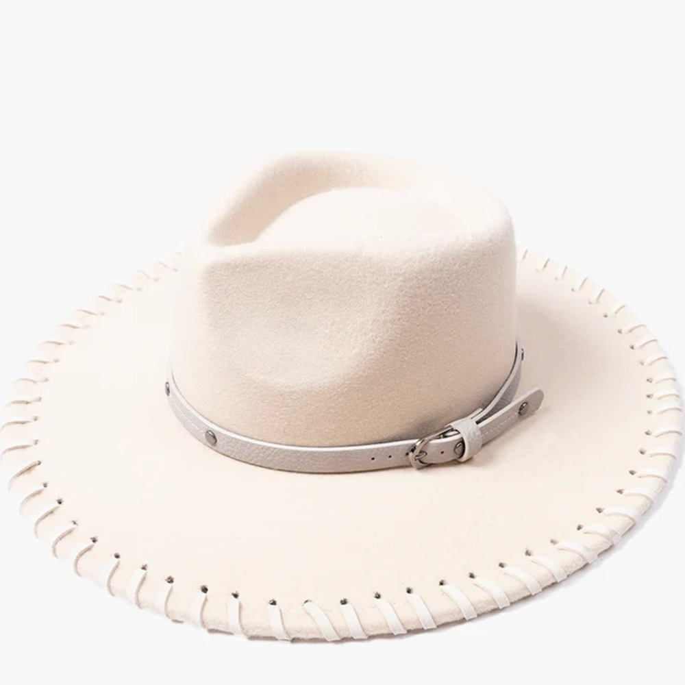 🏷️Jen & Co. Scheana Wide Brim Fedora with whipstitch trim & vegan leather band.